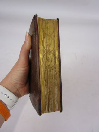 Oficio de la Semana Santa Segun el Missal y Breviario Romano, Que se publicaron por mandado de Su Santidad Pro V. y se reconocieron por comission de Su Santidad Clemente VIII, y Urbano VIII. (EARLY EDITION, 1745)